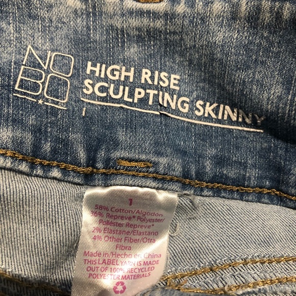 No Boundaries Distressed Skinny Jeans - Picture 3 of 4